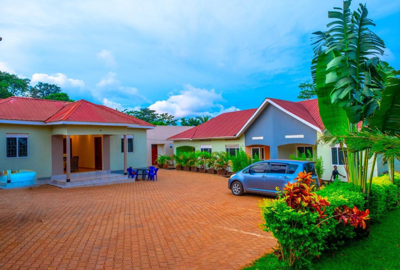 Airport Unique Hotel Entebbe Dış mekan fotoğraf
