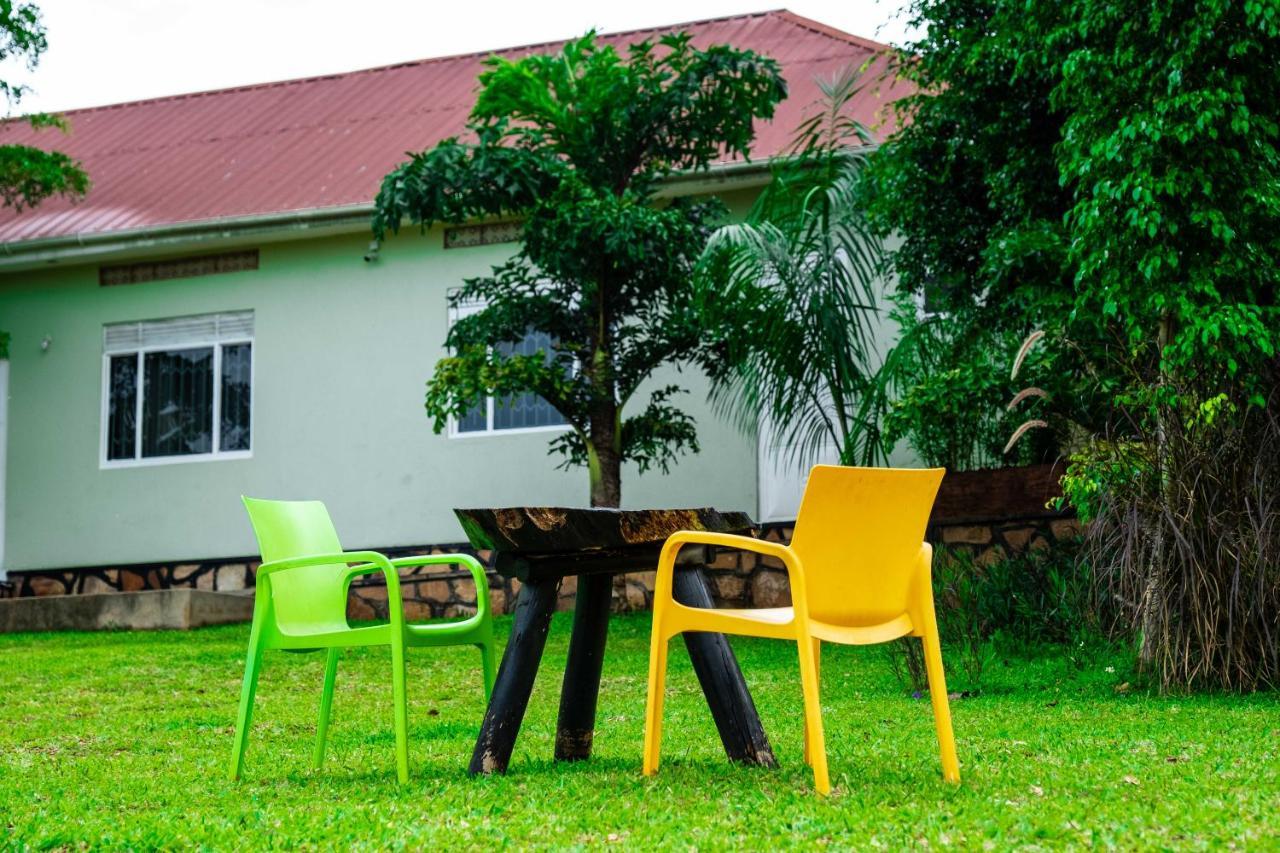 Airport Unique Hotel Entebbe Dış mekan fotoğraf