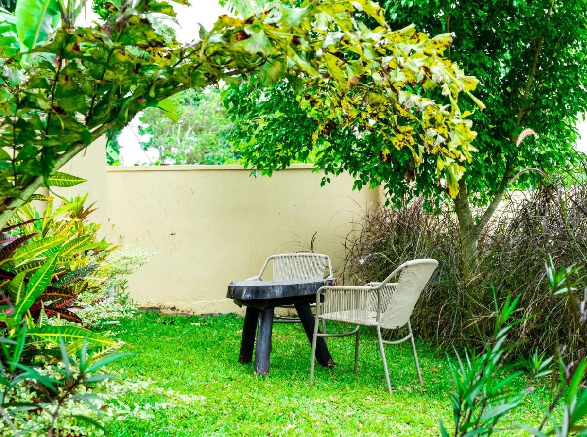Airport Unique Hotel Entebbe Dış mekan fotoğraf