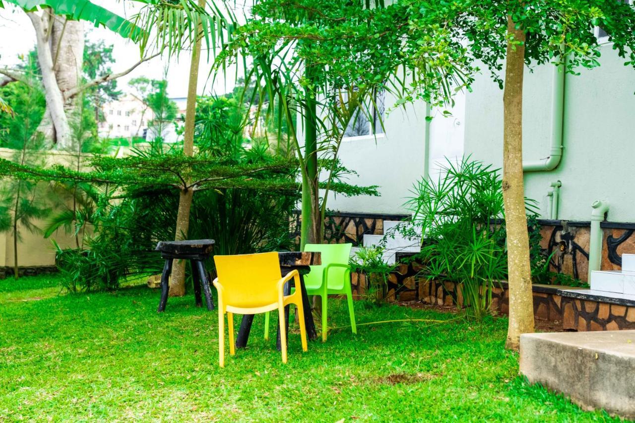 Airport Unique Hotel Entebbe Dış mekan fotoğraf