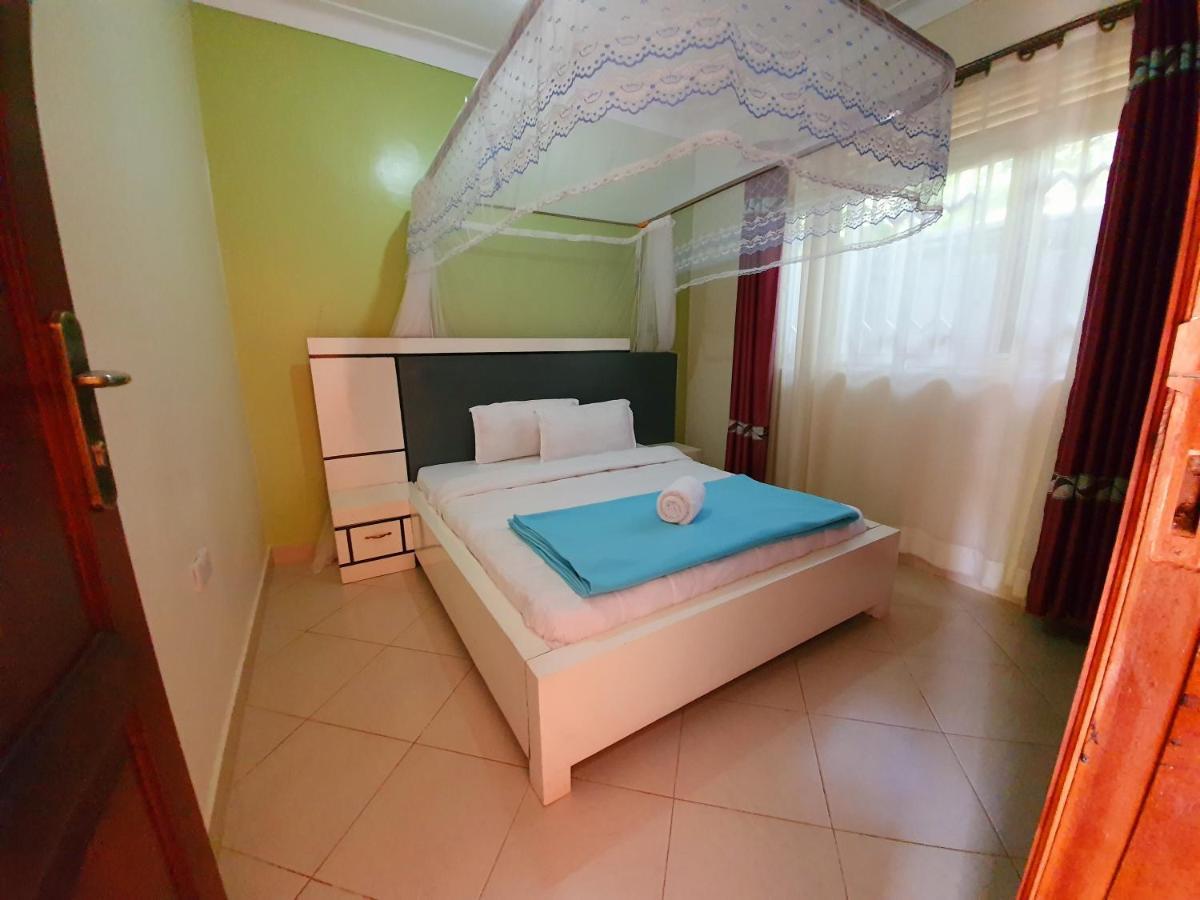 Airport Unique Hotel Entebbe Dış mekan fotoğraf